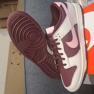 Nike Dunk Low Retro Premium "Valentines."